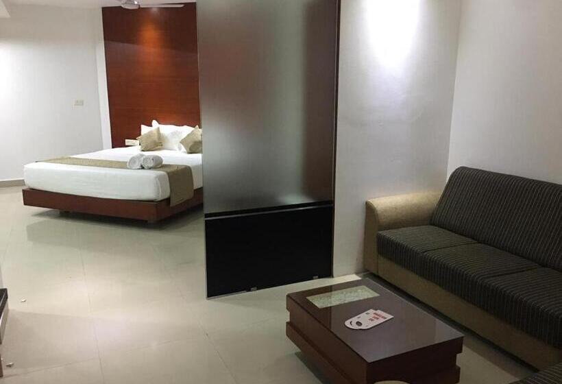 Курорт Nakshatra Emerald