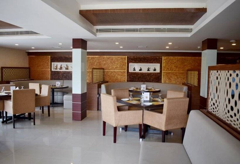 Курорт Nakshatra Emerald