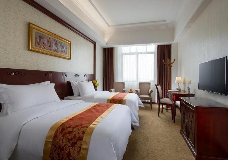 Vienna Hotel Shanwei Lufeng Jieshi Bus Station