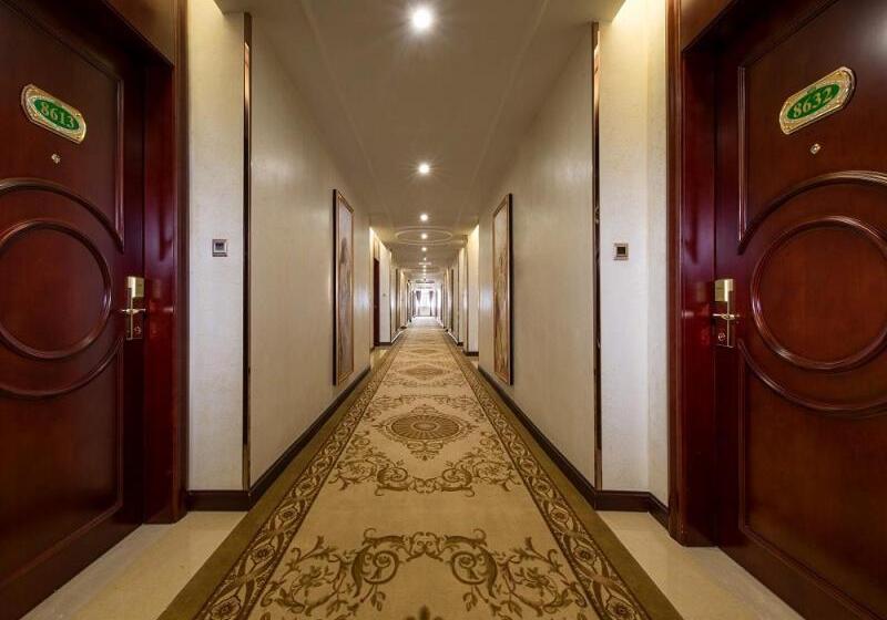 Vienna Hotel Shanwei Lufeng Jieshi Bus Station