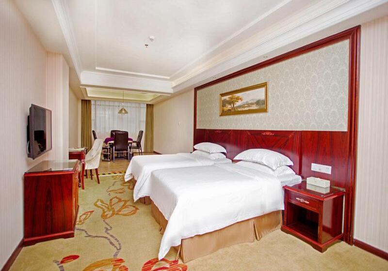 Vienna Hotel Shenzhen Shiyan Shilong Community