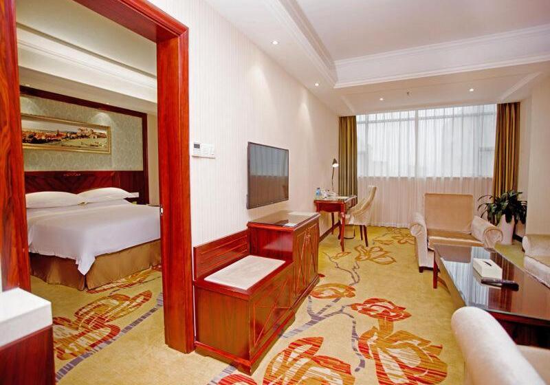 Vienna Hotel Shenzhen Shiyan Shilong Community