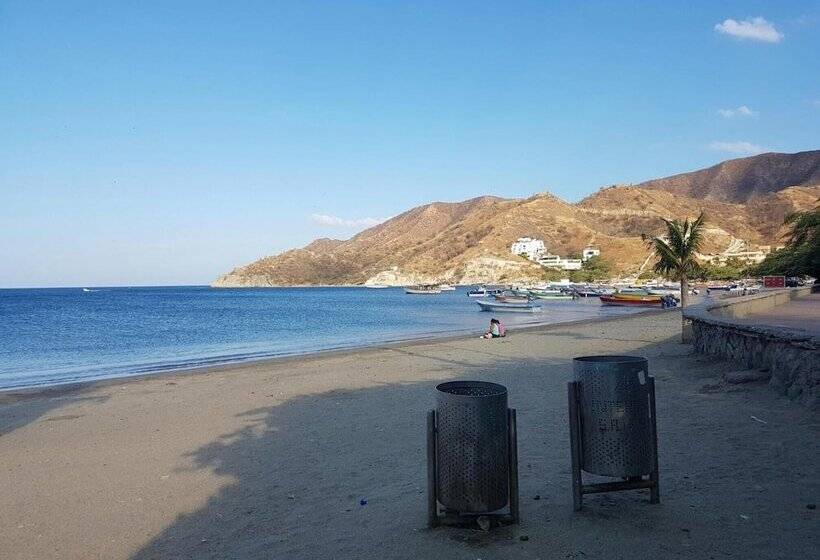 הוסטל Hostal Dumbira