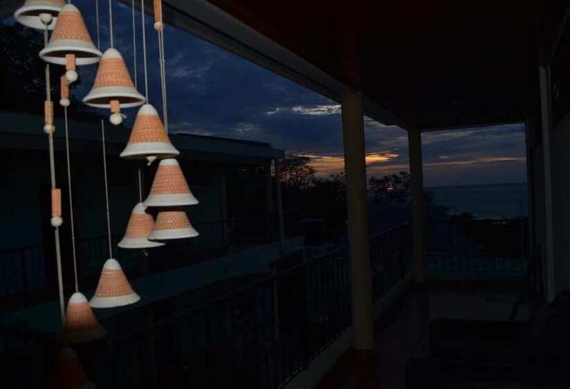 הוסטל Hostal Dumbira