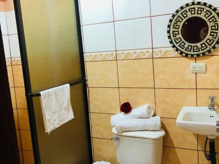 مبيت وإفطار Cabinas Lupita