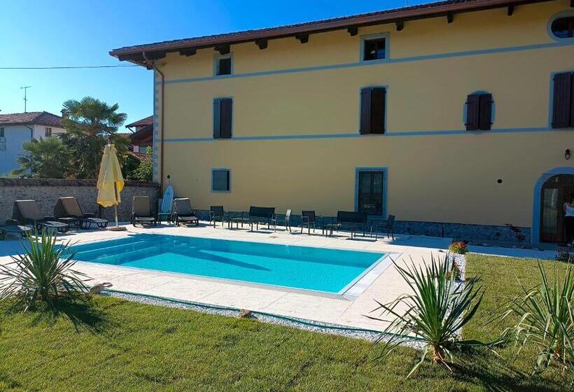 مبيت وإفطار Casa Pellis