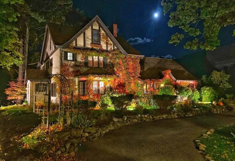 Bed and Breakfast Ivy Manor Inn Village Center