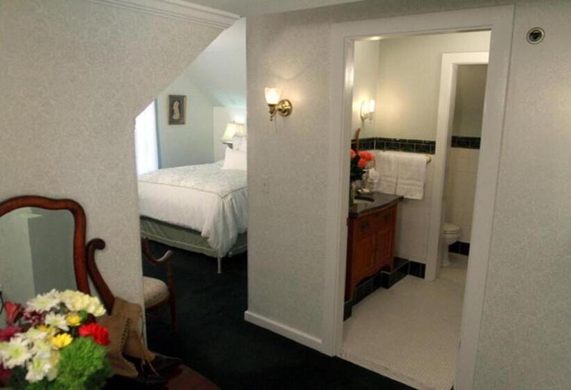 Bed and Breakfast Ivy Manor Inn Village Center