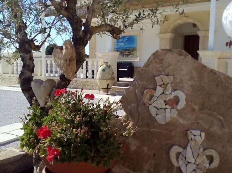 Le Anfore Del Salento Bed And Breakfast
