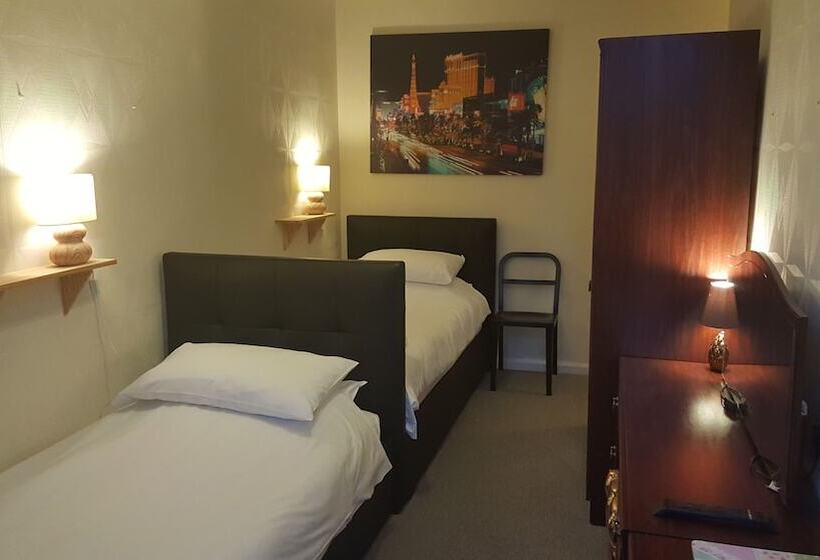 민박 Maindee Guest House