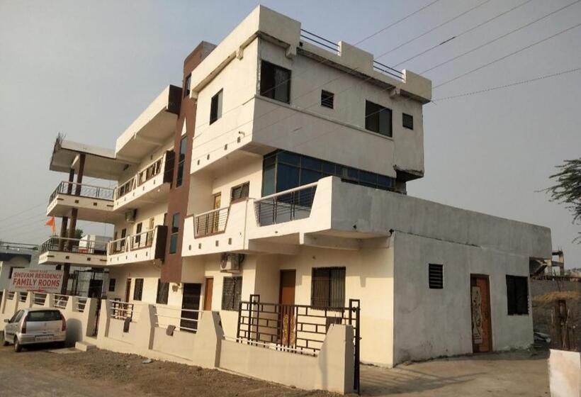 민박 Shivam Residency