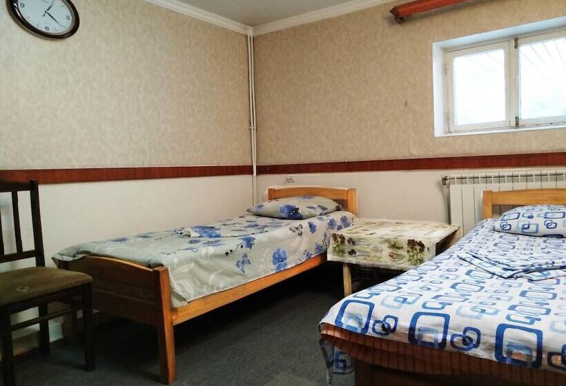 Hostel Sakharov & Tours