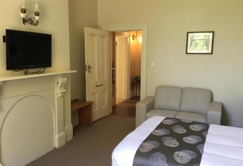 בית מלון כפרי Campbell St Lodge