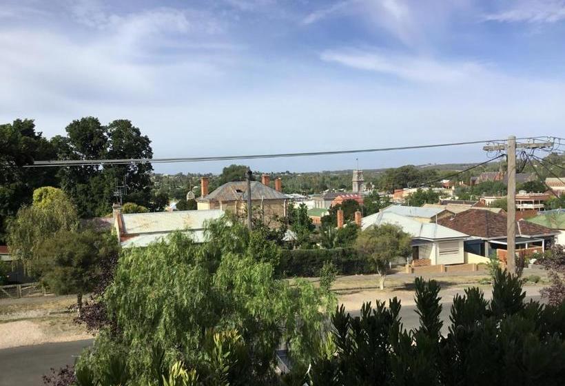 בית מלון כפרי Campbell St Lodge