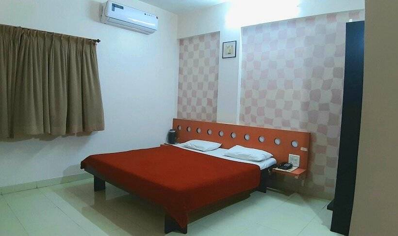 בית מלון כפרי Cool Palace