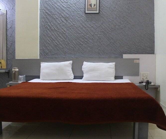 בית מלון כפרי Cool Palace