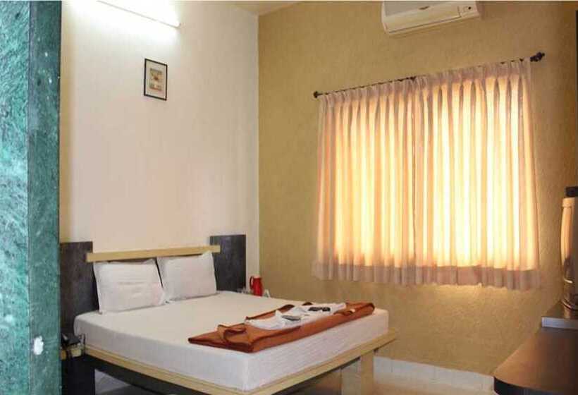 בית מלון כפרי Cool Palace