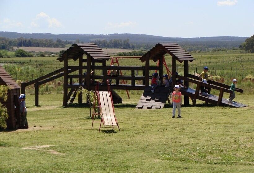 هتل Estancia Renacimiento