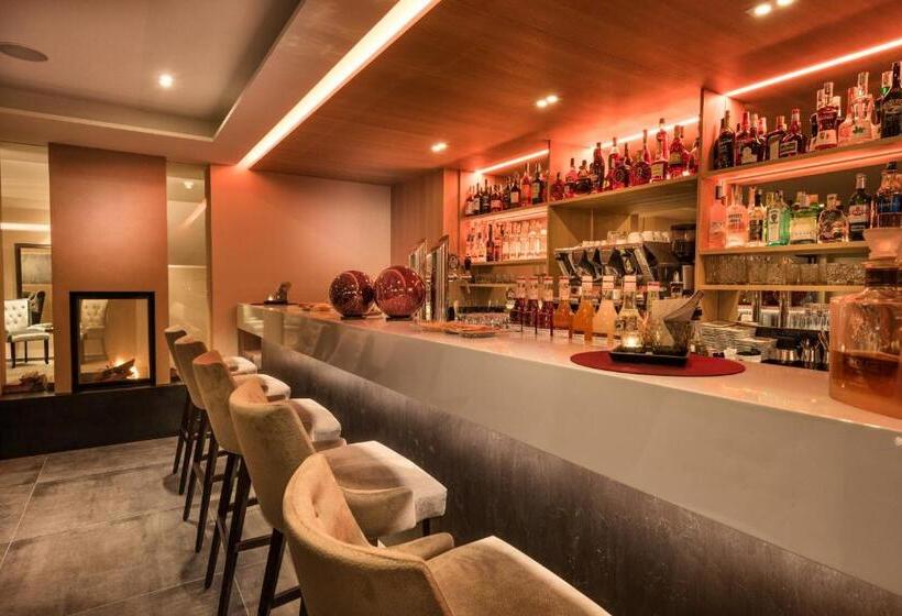 בית מלון כפרי Fayn Garden Retreat