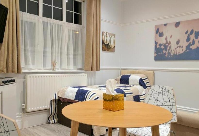 ホテル Glendevon House