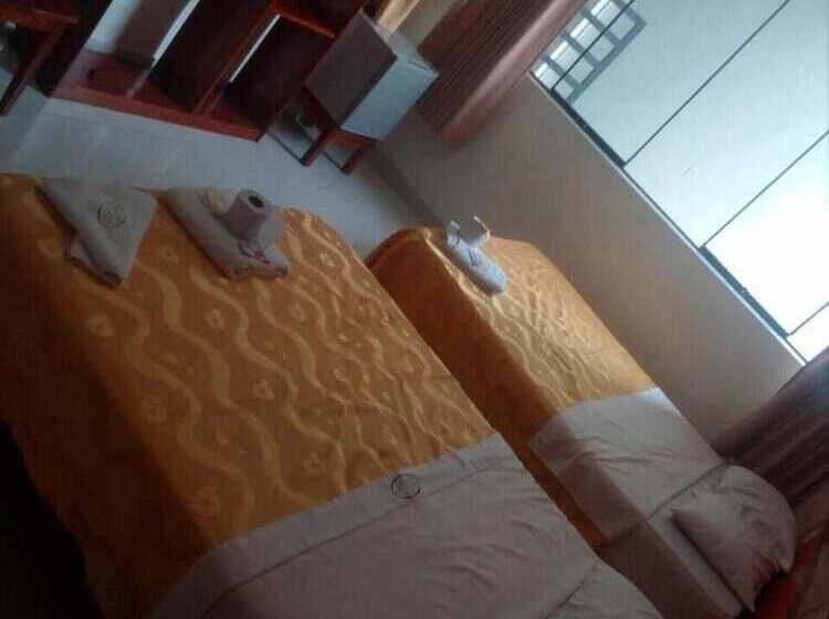 Отель Golden Inn