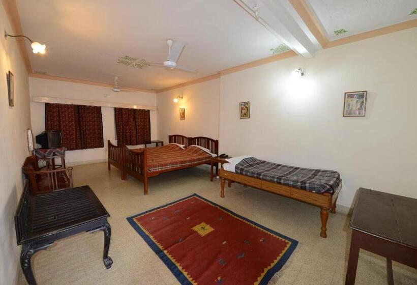 فندق Jaswant Bhawan