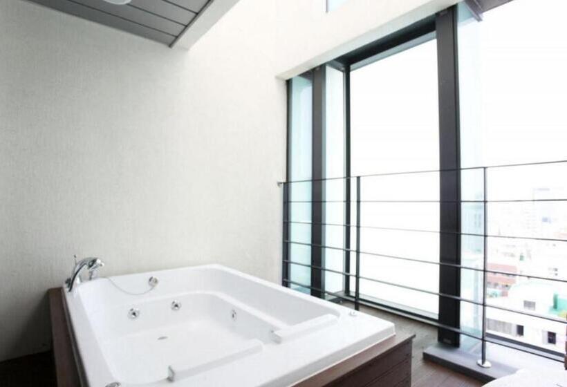 Отель Jeju Slim