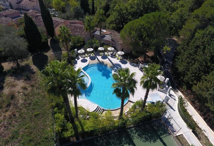 فندق Domaine La Tour Carrée