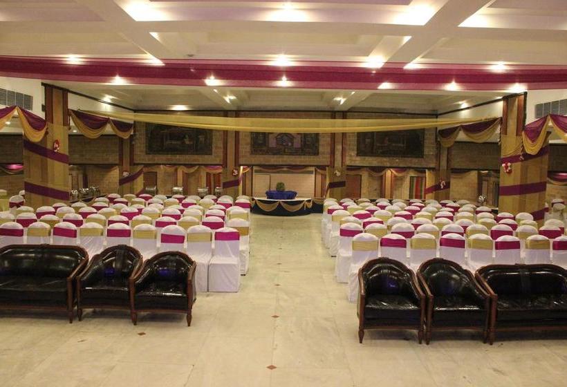 Отель Leo Fort  Jalandhar