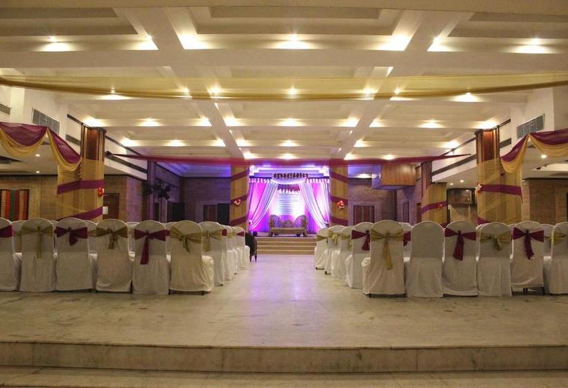 Отель Leo Fort  Jalandhar