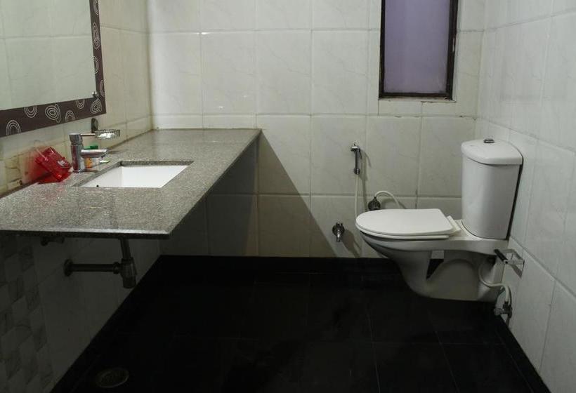 בית מלון כפרי Oyo Premium Agra Cantt Idgah Road