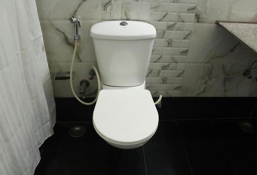 בית מלון כפרי Oyo Premium Agra Cantt Idgah Road