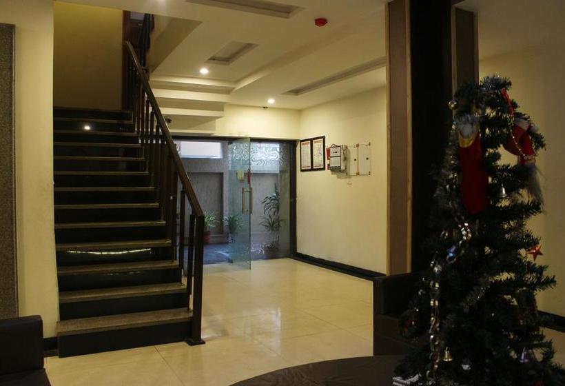 בית מלון כפרי Oyo Premium Agra Cantt Idgah Road