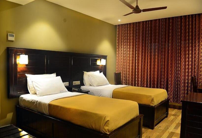 בית מלון כפרי Ranis Grand