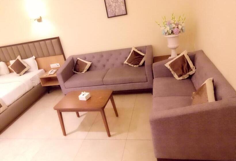 فندق Rudra Shelter International