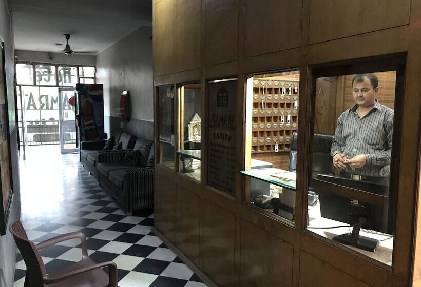 בית מלון כפרי O Samrat