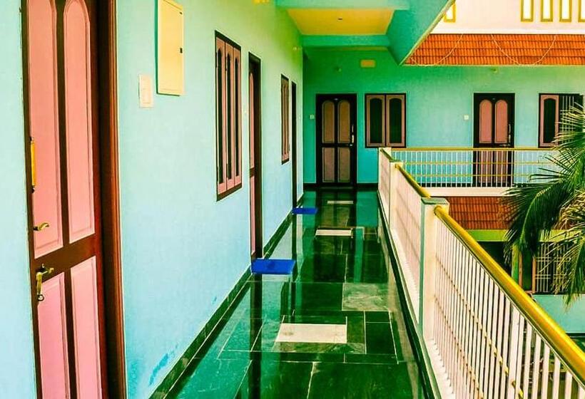 בית מלון כפרי Srinivasa Residency