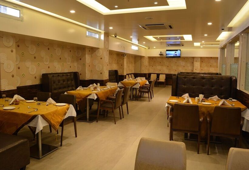 The Avr Hotels & Banquets