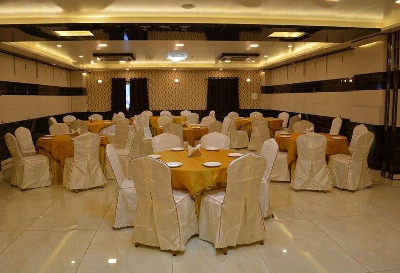 The Avr Hotels & Banquets