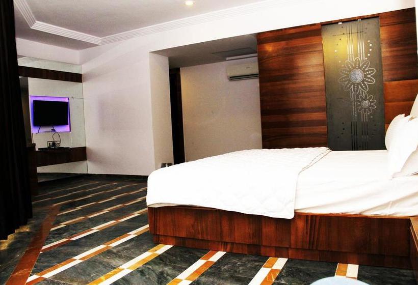 호텔 The Grand Midway