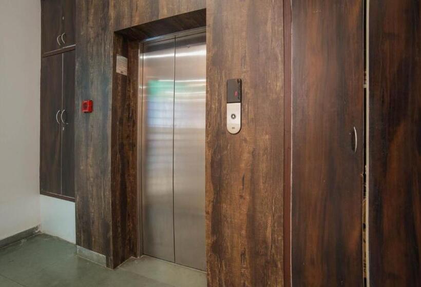 Отель Treebo Ivory House