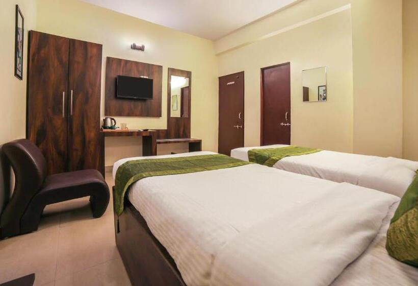 Отель Treebo Ivory House