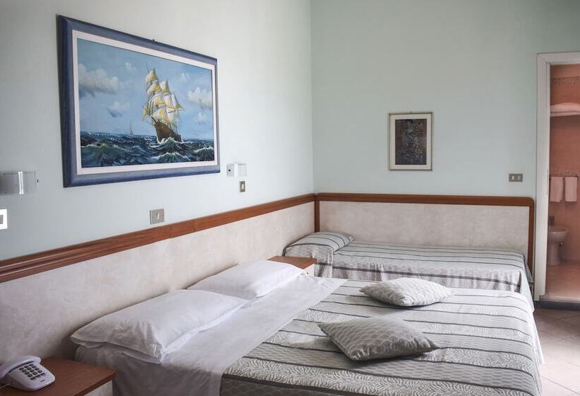 Отель Universal