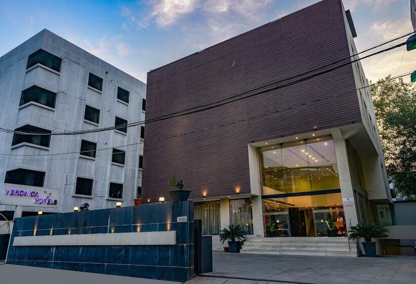 فندق Veronica