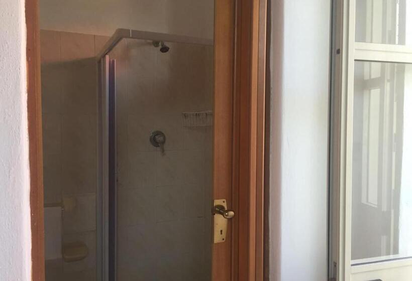 فندق Villa Petrusa