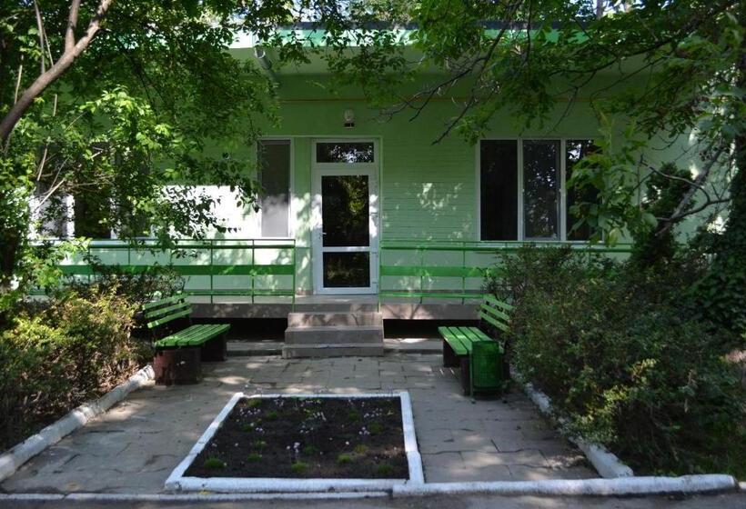 هتل Zelenyi Kampus