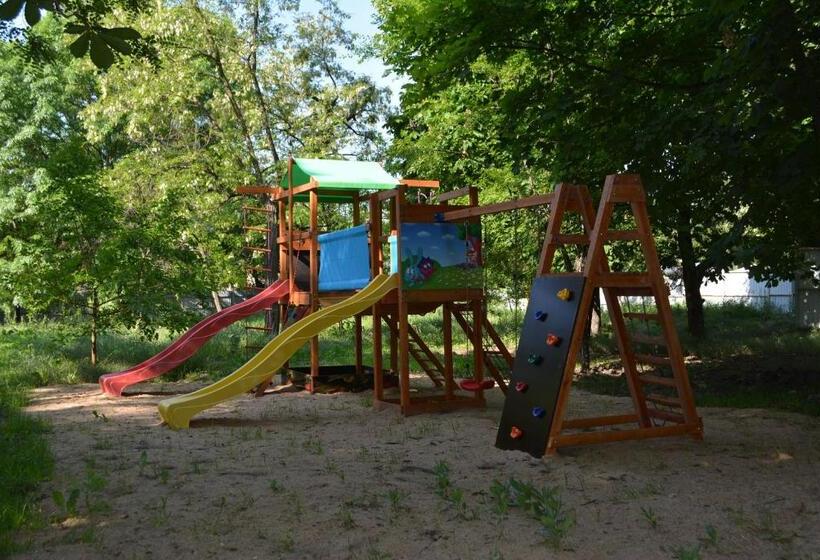 هتل Zelenyi Kampus