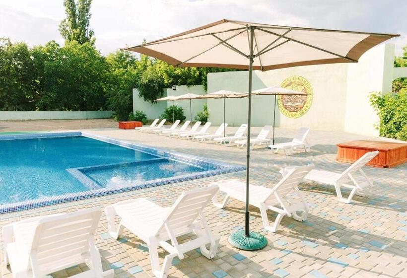 هتل Zelenyi Kampus