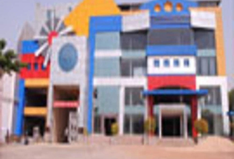 モーテル The Grand Utsav Motal Jaunpur