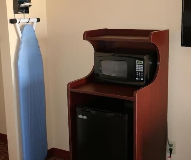 فندق على الطريق Western Inn